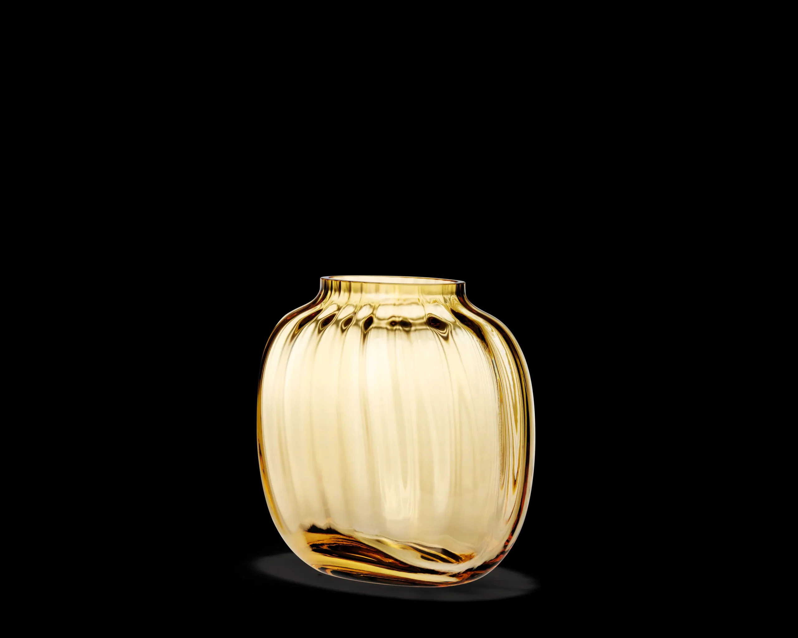 Outlet Primula Oval Vase H12.5 amber | Køb her Vaser & Urtepotteskjulere