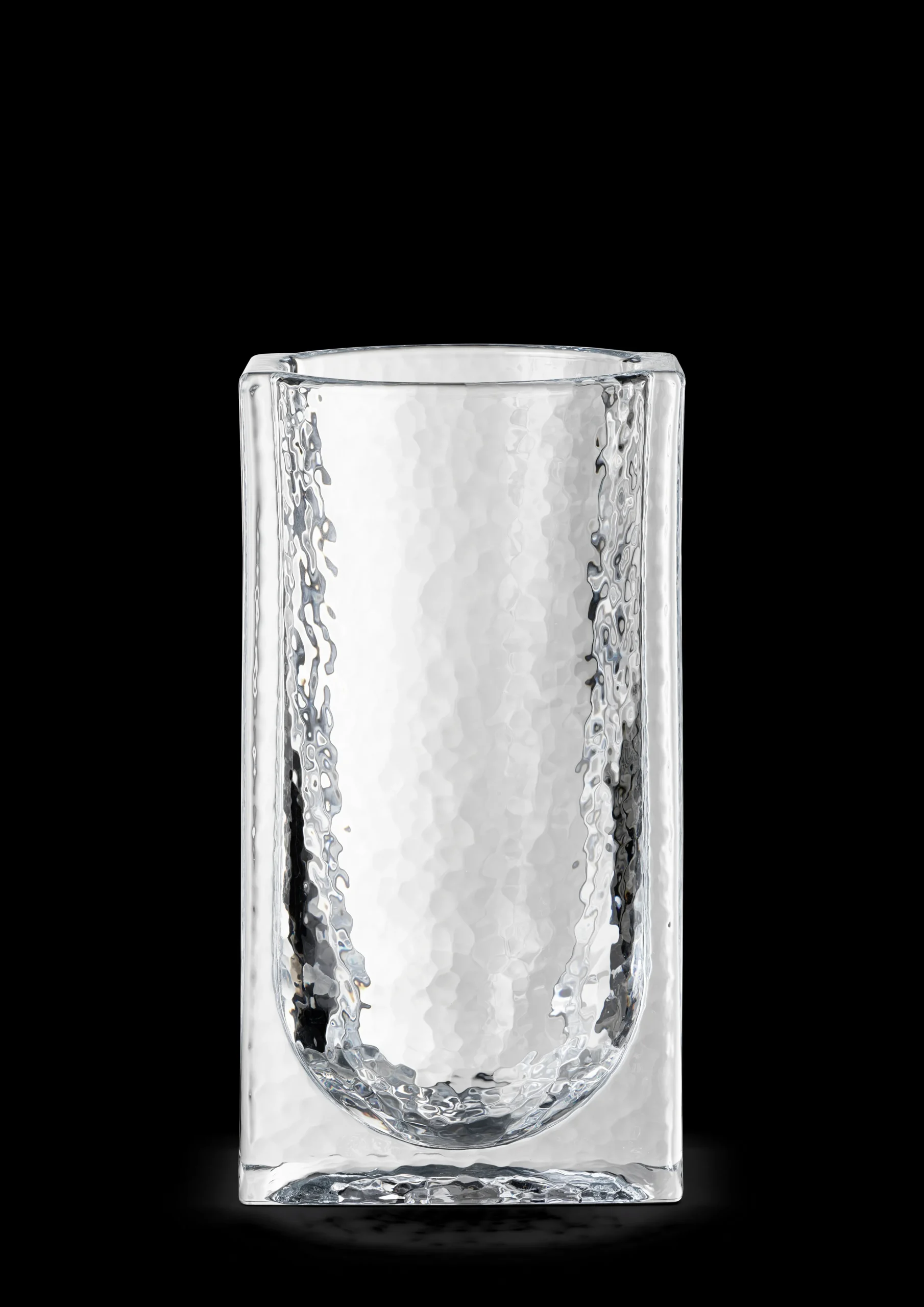 Best Vase H20 cm i klar fra serien Forma | Køb her Vaser & Urtepotteskjulere