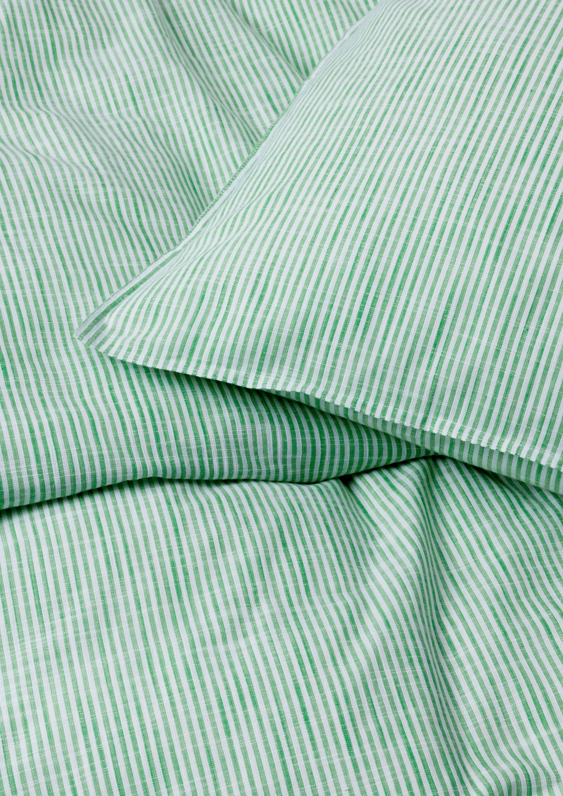Best Monochrome Lines Sengetøj 220x220cm grøn/hvid | Køb her Sengetæj