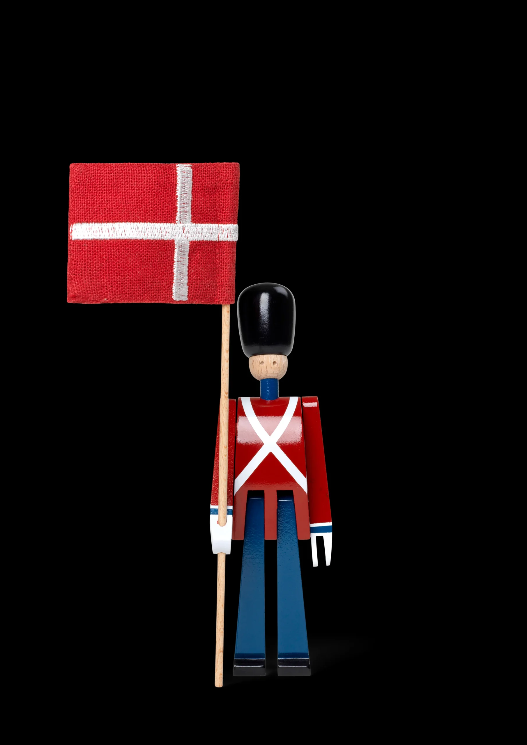 Discount Fanebærer mini i rød fra serien Figurines Træfigurer & Skulpturer