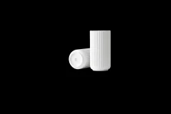 Discount Lyngby Vase H20.5 hvid porcelæn | Køb her Vaser & Urtepotteskjulere