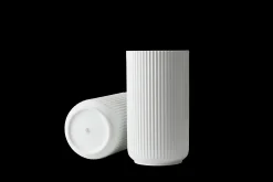 Discount Lyngby Vase H38 hvid porcelæn | Køb her Vaser & Urtepotteskjulere