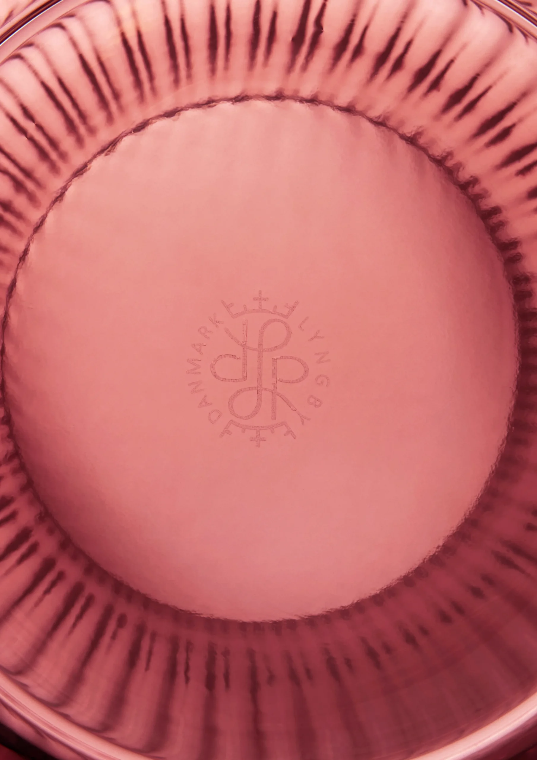 Sale Lyngby Vase burgundy mundblæst glas Vaser & Urtepotteskjulere