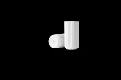 Outlet Vase H20.5 cm i hvid fra serien Lyngby Vaser & Urtepotteskjulere
