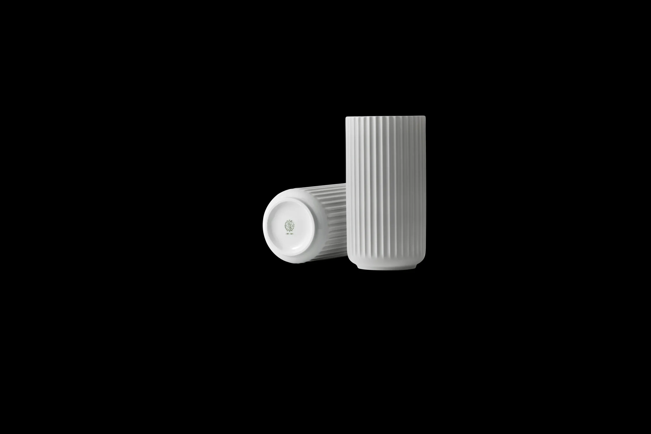 New Vase H20.5 cm i grå fra serien Lyngby Vaser & Urtepotteskjulere