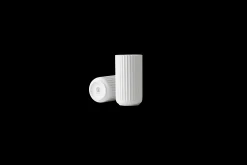 Clearance Vase H15.5 cm i hvid fra serien Lyngby Vaser & Urtepotteskjulere